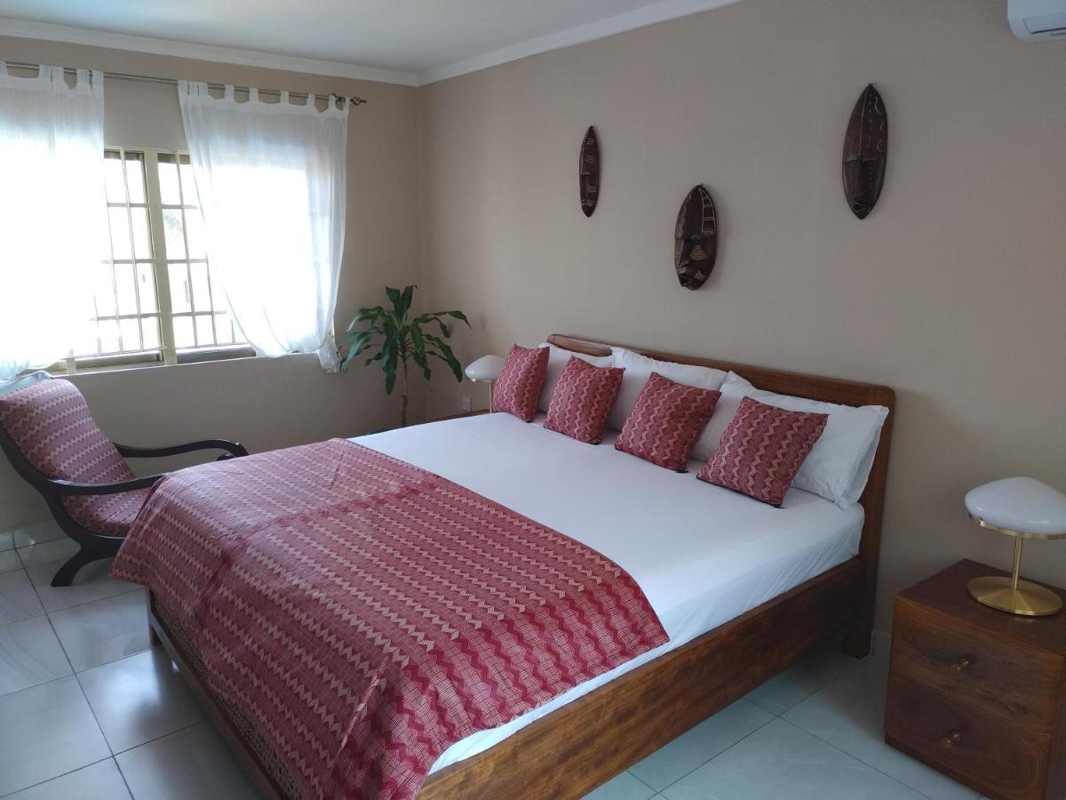 Cole Street Guesthouse Freetown Esterno foto